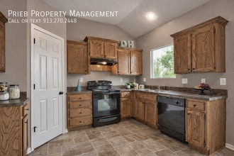 233 W Fountain Cir in Gardner, KS - Building Photo - Building Photo