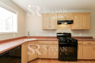 8128 Oakleigh Rd in Parkville, MD - Building Photo - Building Photo