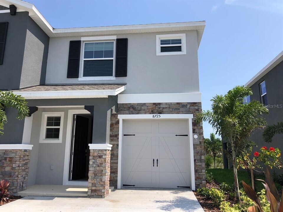 8725 Daydream St in Sarasota, FL - Building Photo