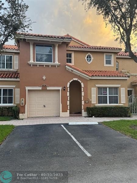 8424 NW 139th Terrace in Miami Lakes, FL - Building Photo