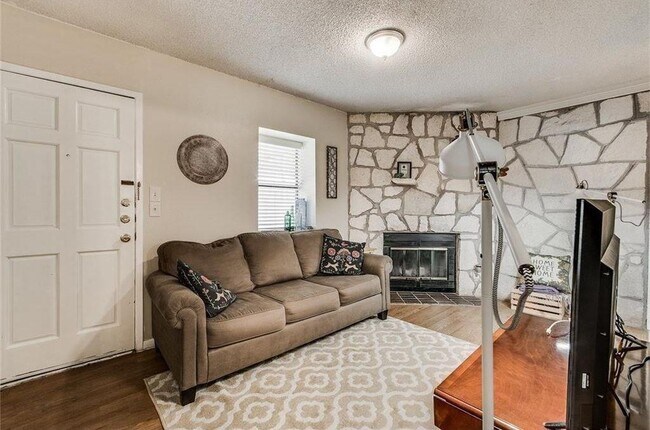 404 Franklin Blvd, Unit B in Austin, TX - Building Photo - Building Photo