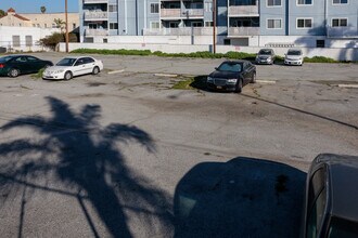 Alamitos on 4th in Long Beach, CA - Building Photo - Building Photo