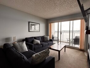 87 S Island Hwy in Campbell River, BC - Building Photo - Building Photo