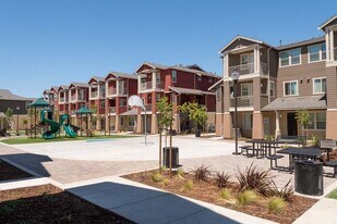 2300 Loveridge Rd in Pittsburg, CA - Building Photo