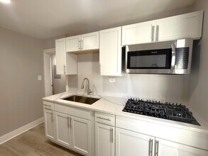 3575 W Dickens Ave, Unit 2F in Chicago, IL - Building Photo - Building Photo