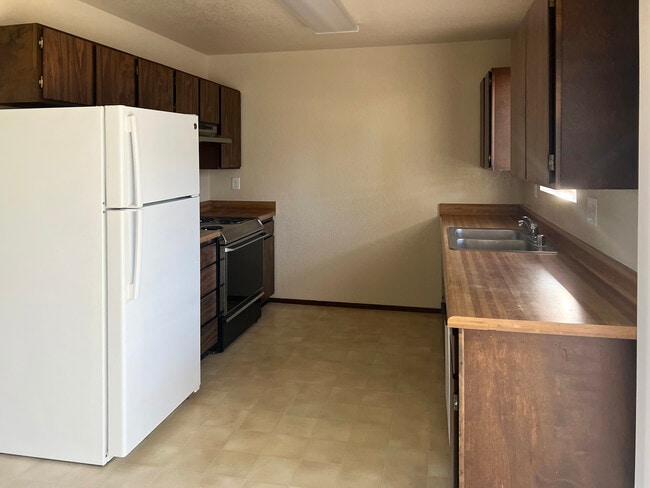2368 Blue Jay Ct in Eureka, CA - Building Photo - Building Photo
