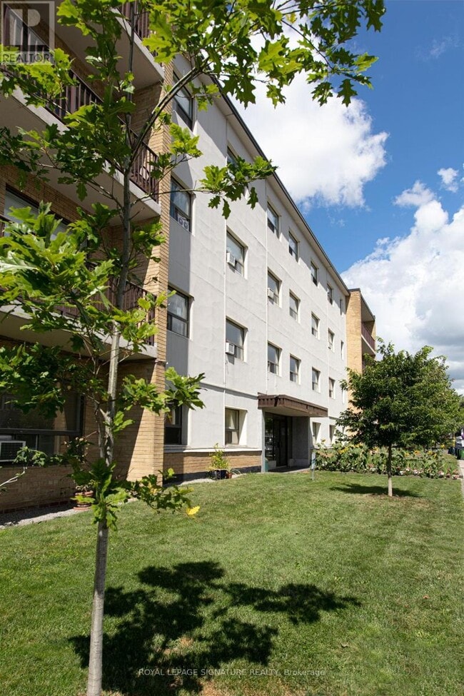 990 Avenue Rd in Toronto, ON - Building Photo - Building Photo