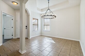 9046 Indigo Lake in San Antonio, TX - Building Photo - Building Photo