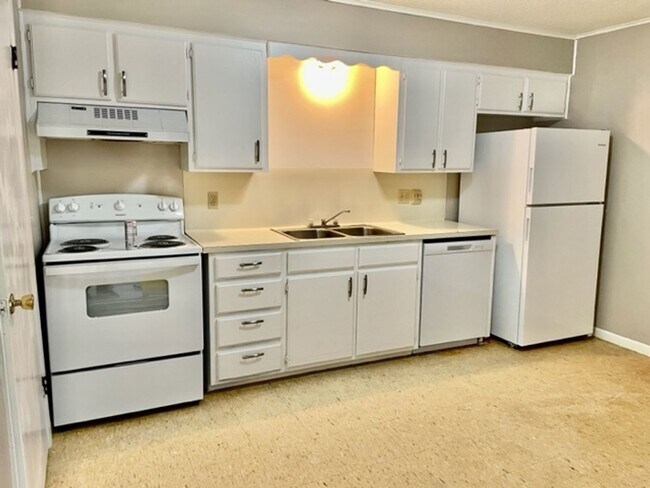 410-412 N 6th St in Nederland, TX - Building Photo - Building Photo