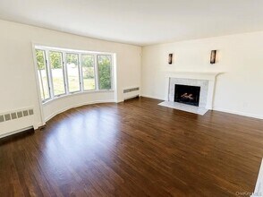 106 New Wilmot Rd in Scarsdale, NY - Building Photo - Building Photo