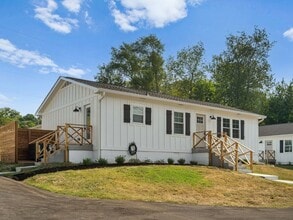 2128 Sharondale Dr in Nashville, TN - Building Photo - Building Photo