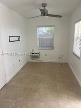 9440 SW 36th St in Miami, FL - Building Photo - Building Photo