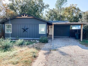 204 N Holly Ave in Sherman, TX - Building Photo - Building Photo