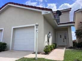 2216 Garden Lake Dr in Winter Haven, FL - Building Photo