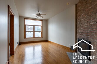 1160 W Grand Ave, Unit 2 in Chicago, IL - Building Photo - Building Photo