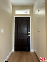 20748 Stagg St in Los Angeles, CA - Building Photo - Building Photo