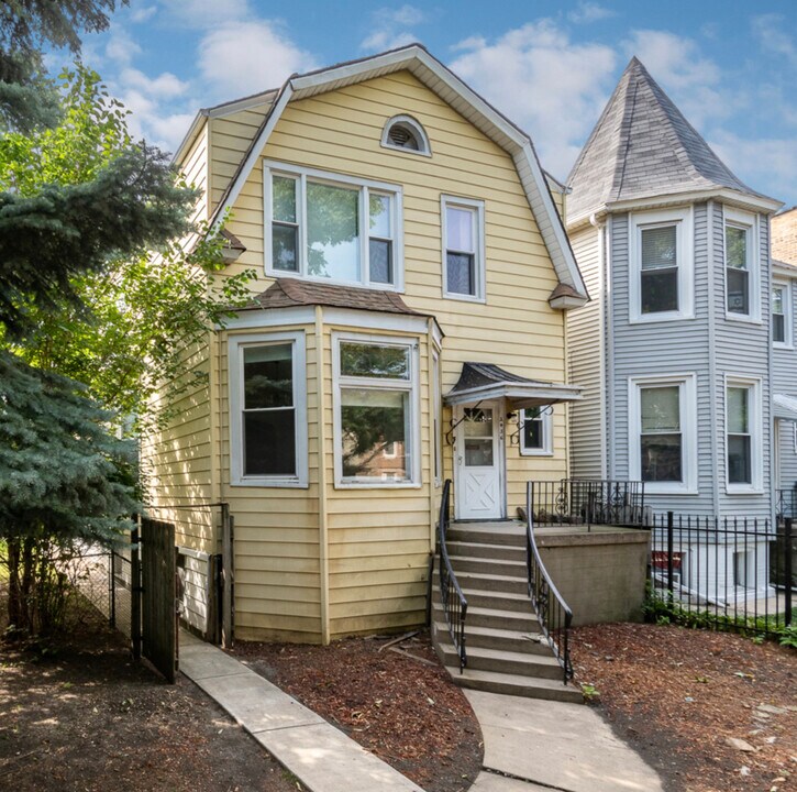 2436 N St Louis Ave in Chicago, IL - Building Photo