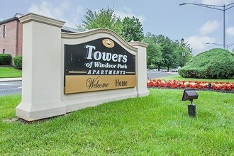 Premier at Cherry Hill in Cherry Hill, NJ - Foto de edificio - Building Photo