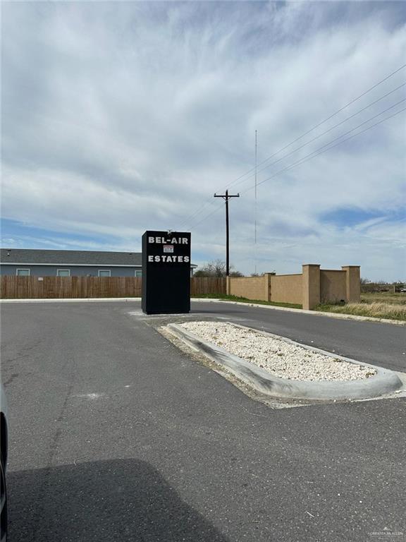 2511 N Vineyard Ave, Unit 1 in Edinburg, TX - Foto de edificio - Building Photo