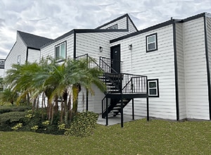 The Retreat at Altamonte Springs in Altamonte Springs, FL - Foto de edificio - Building Photo
