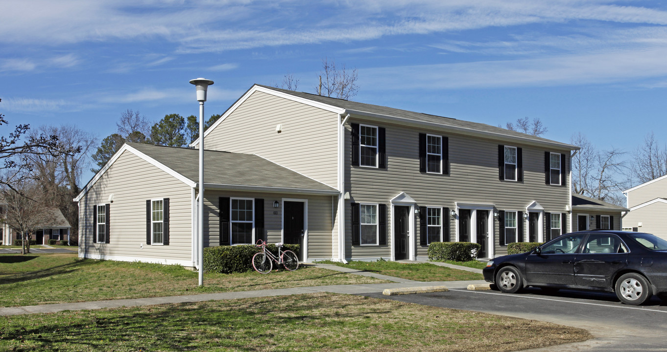 Nottoway River Commons in Jarratt, VA - Building Photo