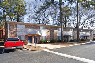 Southern Trace Apartments in Atlanta, GA - Building Photo - Building Photo