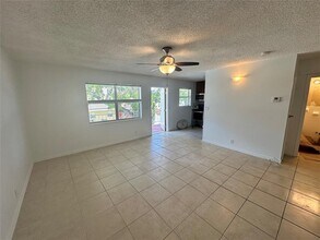 305 NE 16th St in Fort Lauderdale, FL - Building Photo - Building Photo
