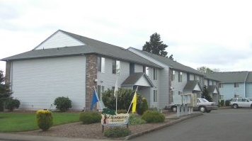 Cameron Apartments in Dallas, OR - Building Photo