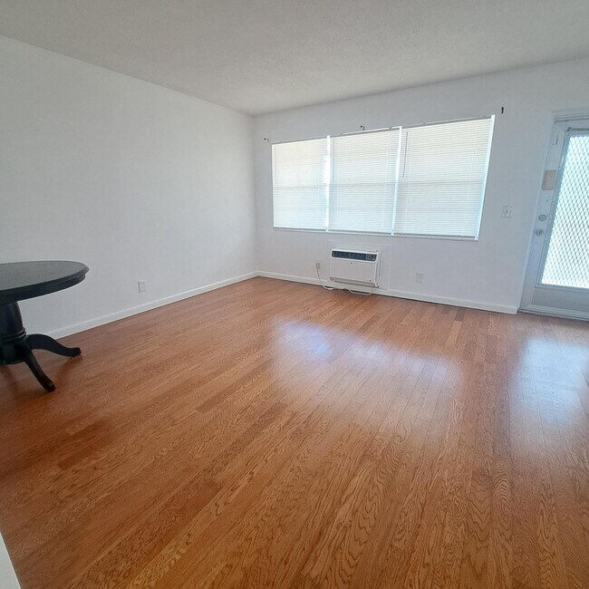 18 Dorchester A in West Palm Beach, FL - Building Photo - Building Photo