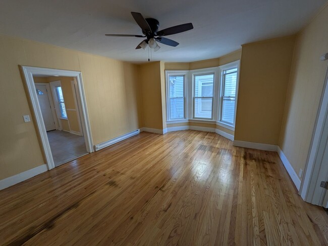 807-809-809 Dwight St
