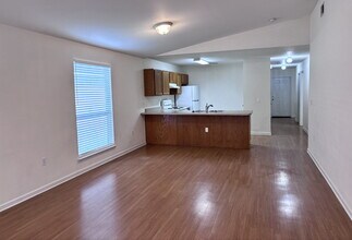 64 7th Ave in Shalimar, FL - Building Photo - Building Photo