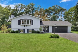 31340 Liberty Rd in Grayslake, IL - Building Photo