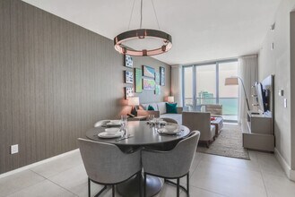 4111 S Ocean Dr in Hollywood, FL - Building Photo - Building Photo