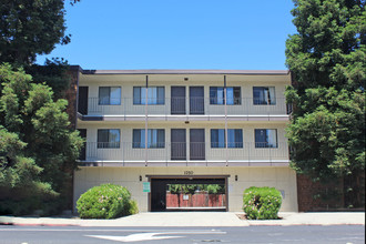 1250 Arguello St in Redwood City, CA - Building Photo - Primary Photo