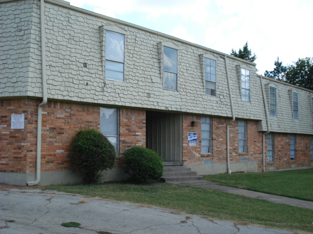 Cedar Crest Apartments in Dallas, TX - Building Photo - Building Photo