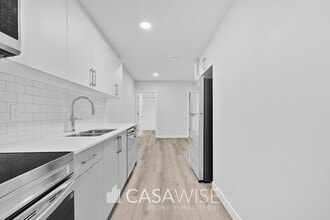 8027 Cedric Mah Rd in Edmonton, AB - Building Photo - Building Photo