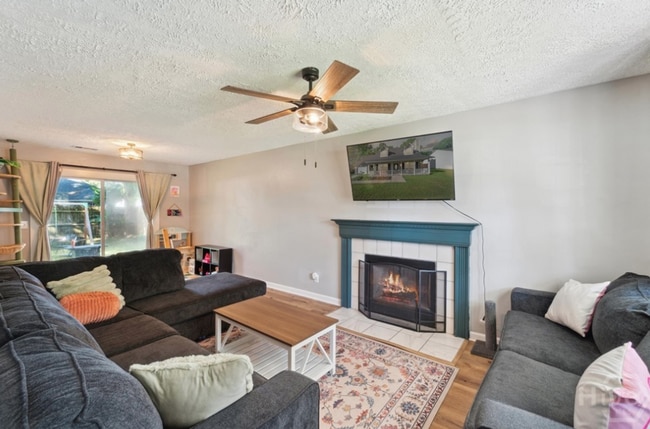 520 Falcon Dr in Richmond Hill, GA - Building Photo - Building Photo