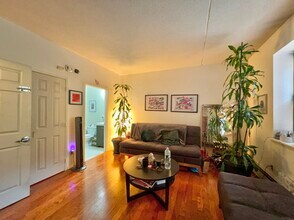 233 W 121st St, Unit 2 in New York, NY - Building Photo - Building Photo
