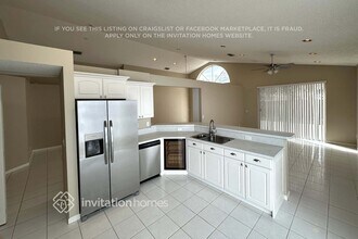 7699 Thornlee Dr in Lake Worth Beach, FL - Foto de edificio - Building Photo