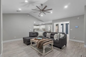 374 S Shore Dr in Destin, FL - Building Photo - Building Photo
