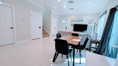 342 Pasadena Ave in South Pasadena, CA - Foto de edificio - Building Photo