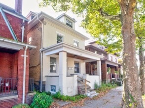2106 7th Ave in Beaver Falls, PA - Building Photo - Building Photo