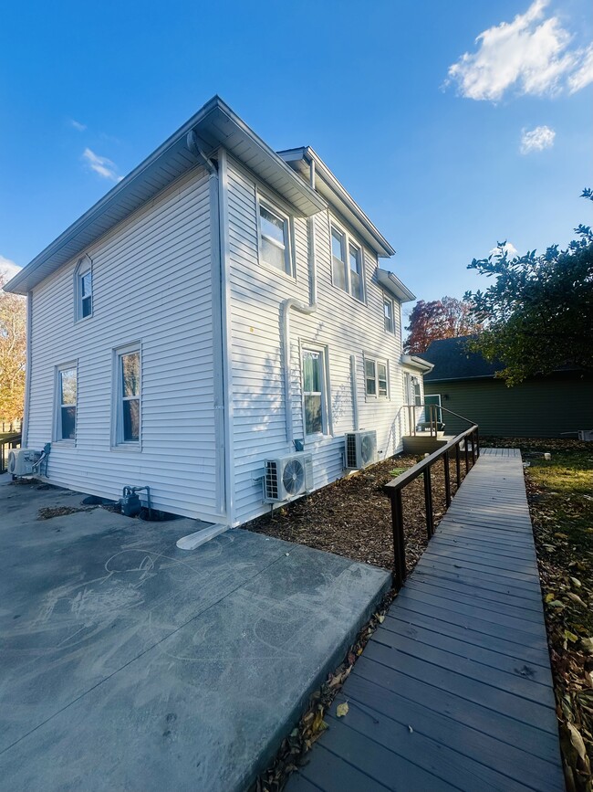 121 S 34th St in Mattoon, IL - Building Photo - Building Photo