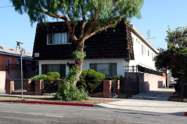 603 Hyde Park Pl in Inglewood, CA - Foto de edificio - Building Photo