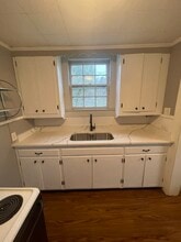 656 Beauregard St, Unit Downstairs Sm in Baton Rouge, LA - Foto de edificio - Building Photo