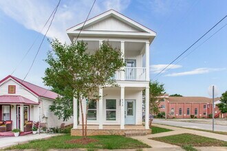 923 W Belmont St in Pensacola, FL - Building Photo - Building Photo