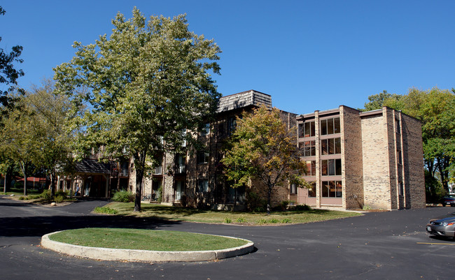 Waters Edge in Lake Zurich, IL - Foto de edificio - Building Photo