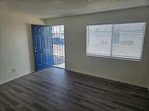 1307 E Vista Ave in Phoenix, AZ - Building Photo - Building Photo