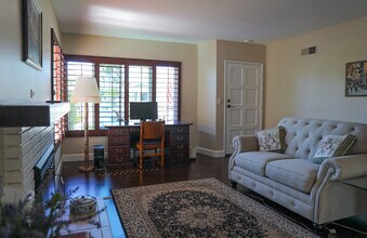 115 W Avenida Cordoba in San Clemente, CA - Building Photo - Building Photo