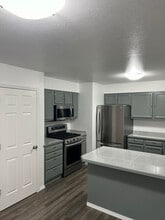 5865 E Bogard Rd, Unit 4 in Wasilla, AK - Building Photo - Building Photo